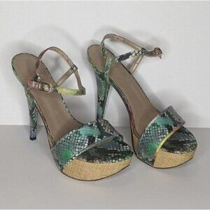 STUART WEITZMAN Platform Heels Green